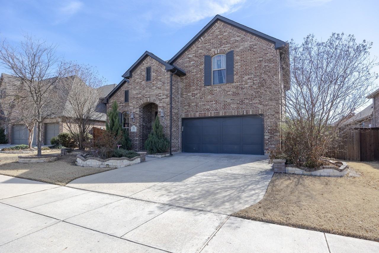 359 Timber Creek Ln - Photo 4 of 38