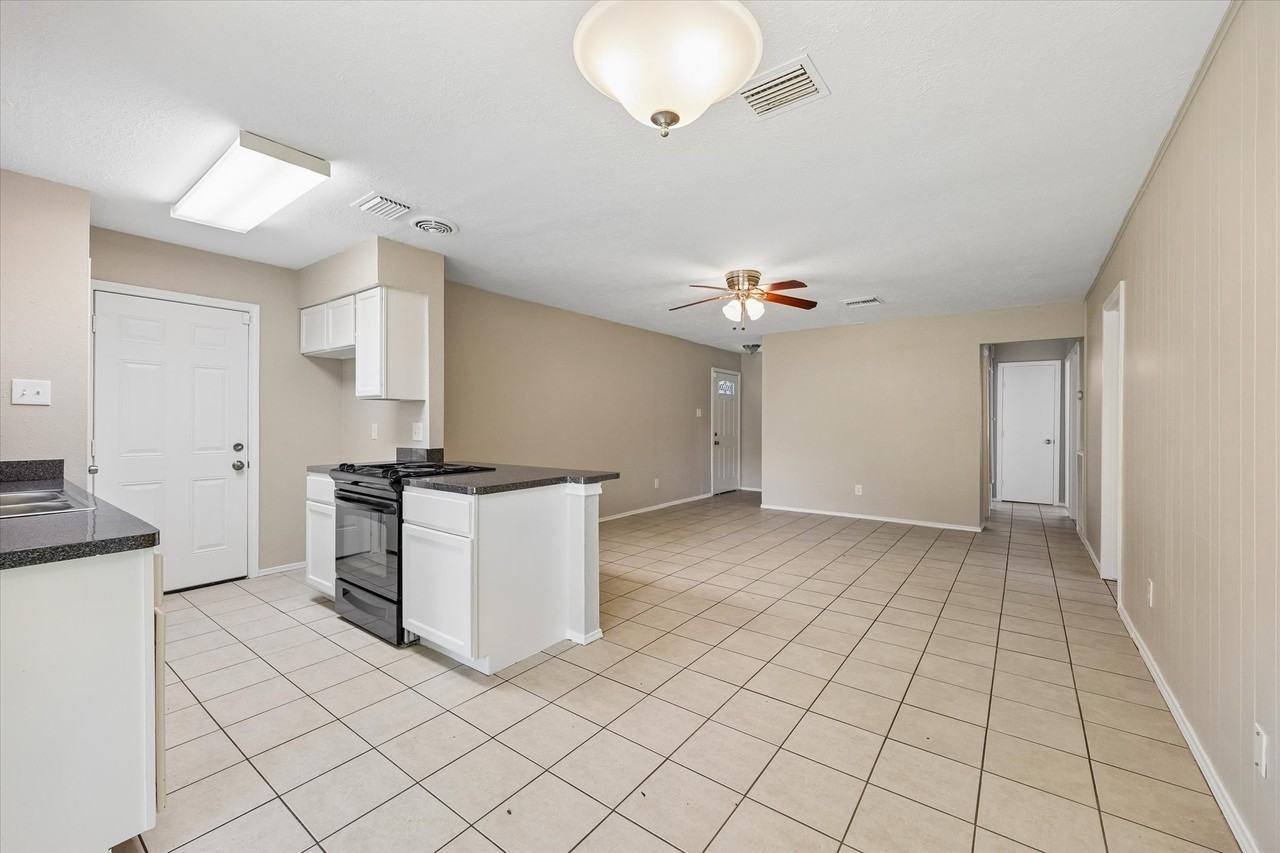 15110 Buxley St #1 - Photo 2 of 13