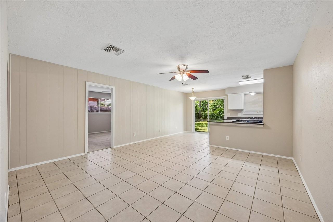 15110 Buxley St #1 - Photo 3 of 13