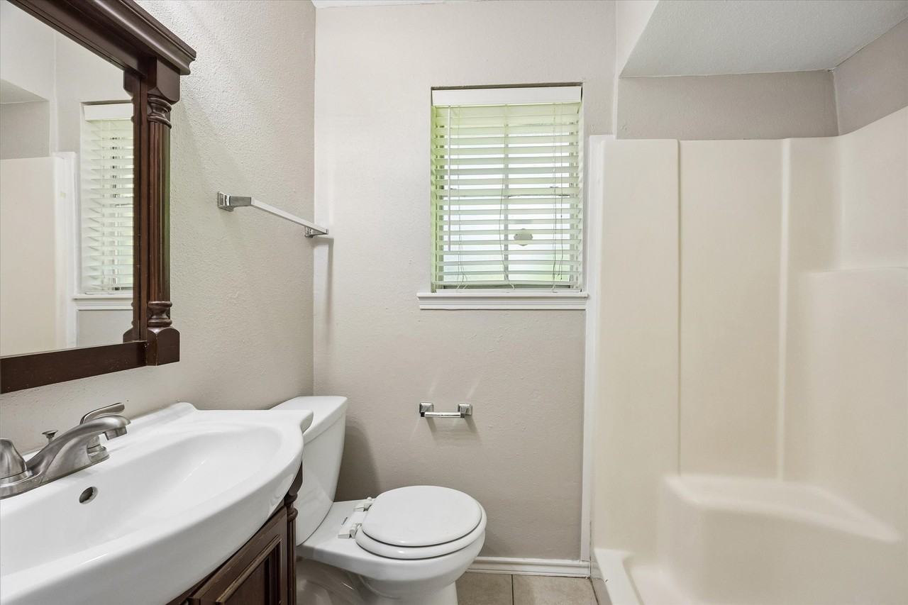 15110 Buxley St #1 - Photo 7 of 13