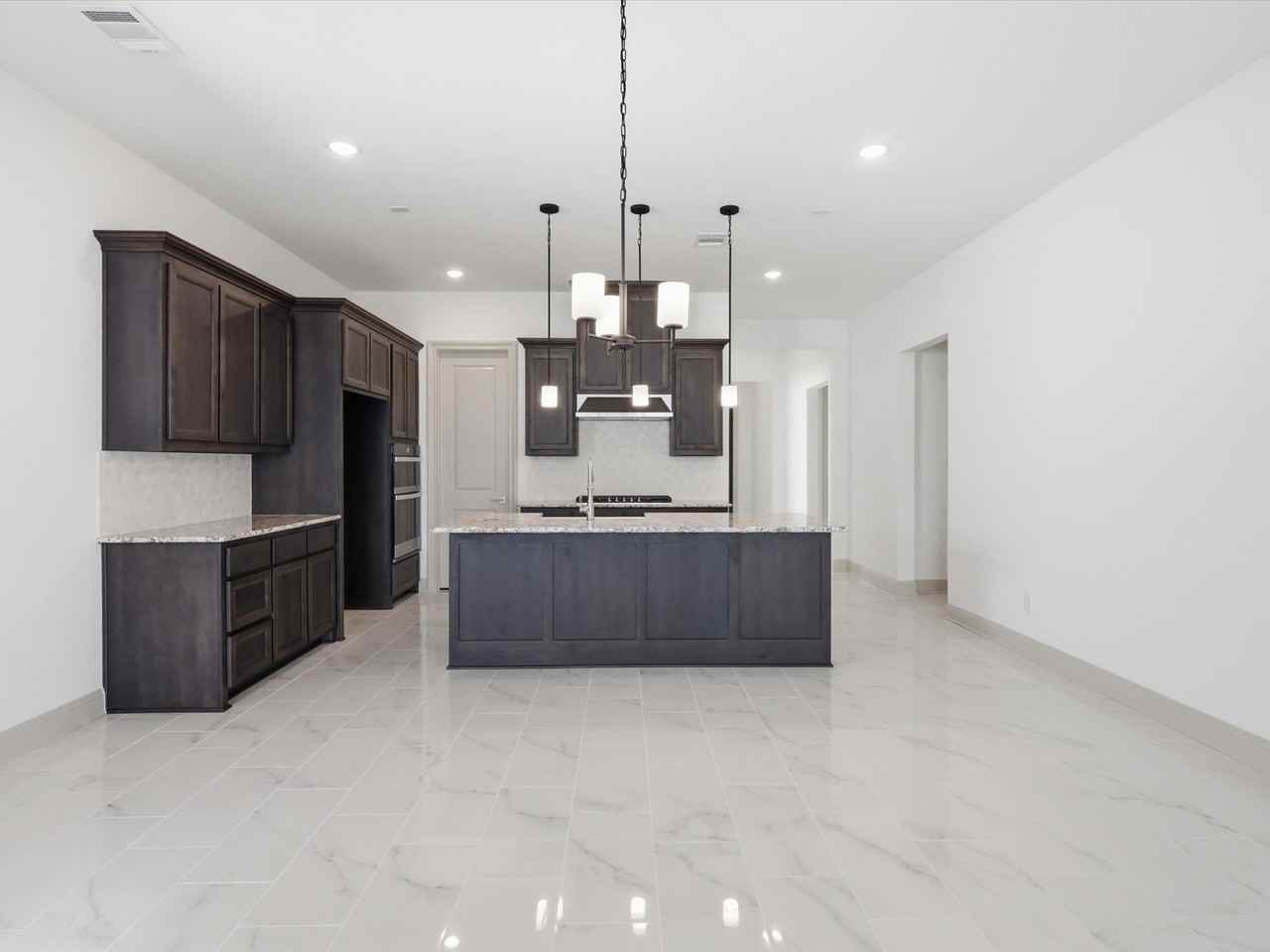 1450 20th St - Photo 3 of 35