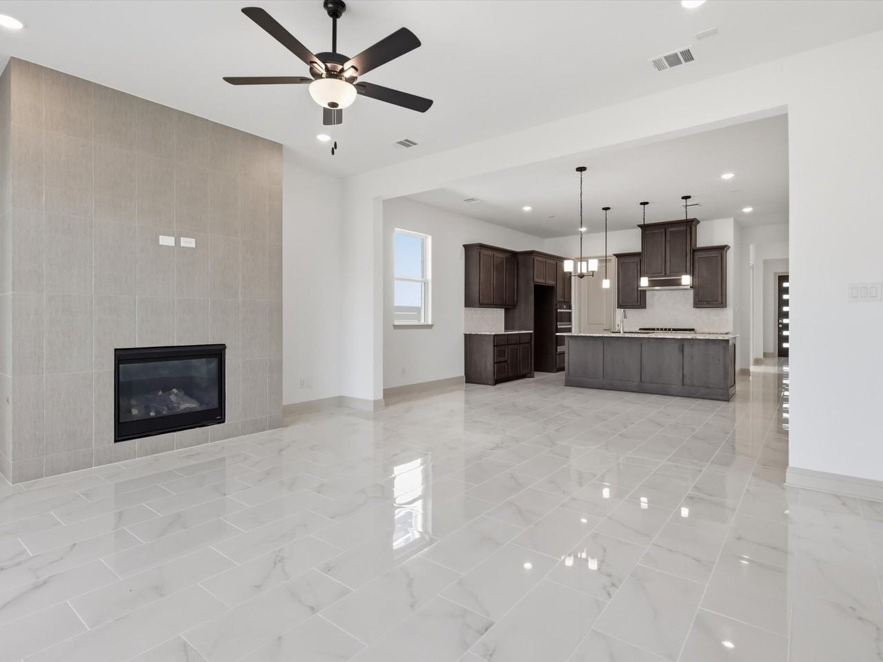 1450 20th St - Photo 5 of 35