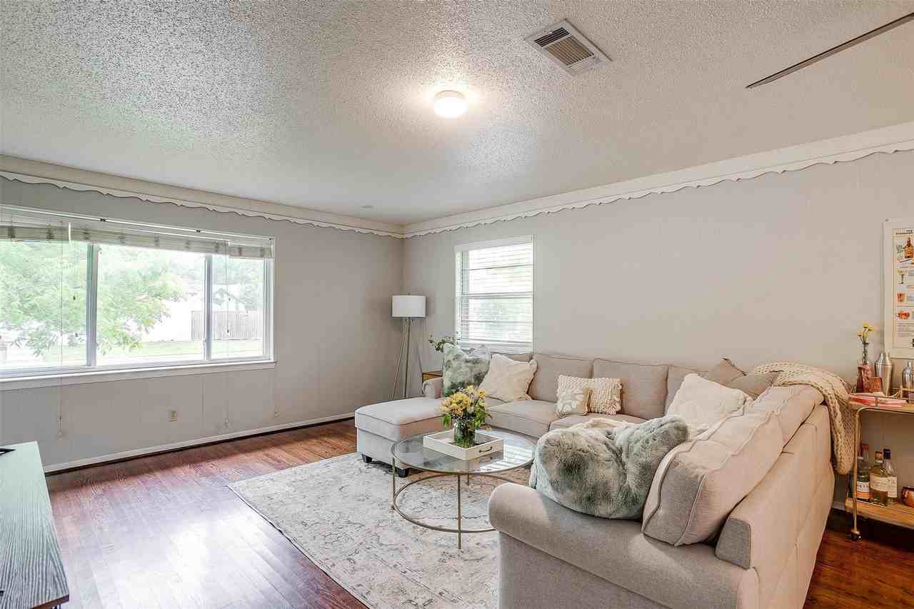 3217 Lubbock Ave #B - Photo 4 of 25