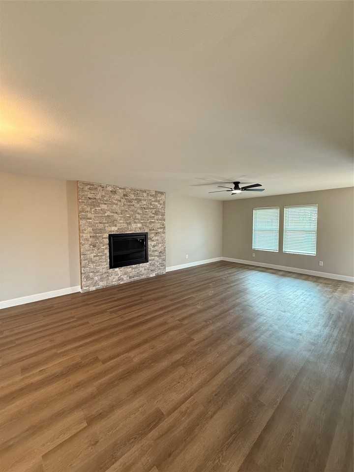 6308 Longhorn Trl - Photo 3 of 14