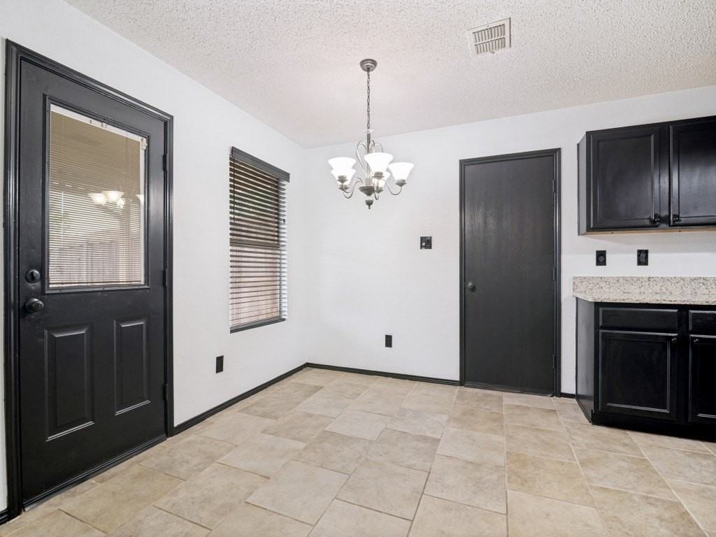 1544 Glenwick Dr - Photo 7 of 36