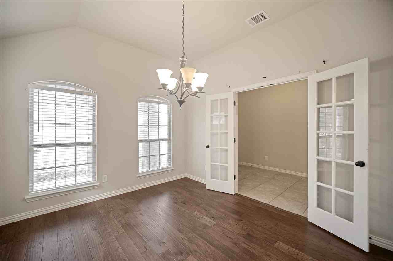 2306 Lucerne Dr - Photo 3 of 19