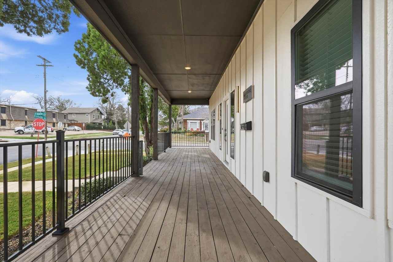 901 Elsbeth St - Photo 4 of 40