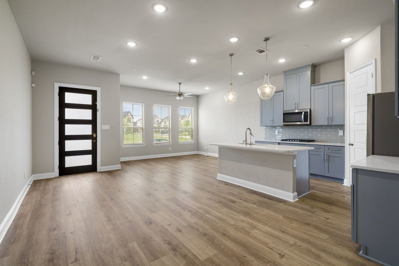 12972 Rockham Ln - Photo 5 of 27