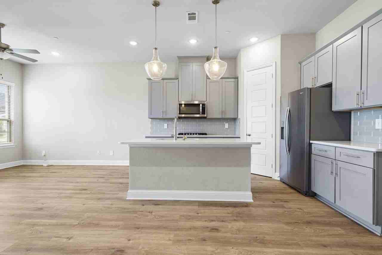 12972 Rockham Ln - Photo 6 of 27