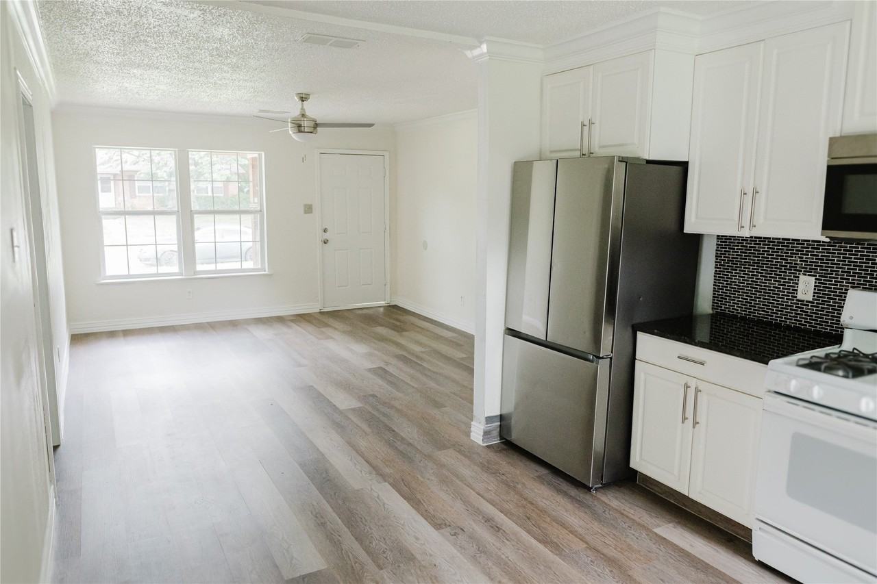 1528 Longview St - Photo 2 of 11