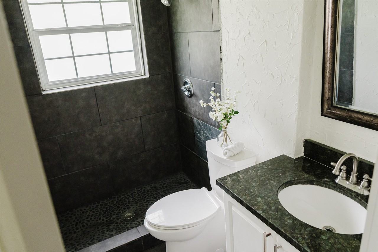 1528 Longview St - Photo 6 of 11