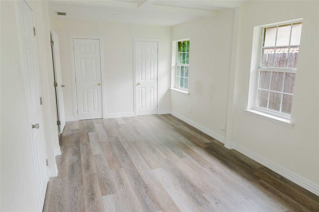 1528 Longview St - Photo 7 of 11