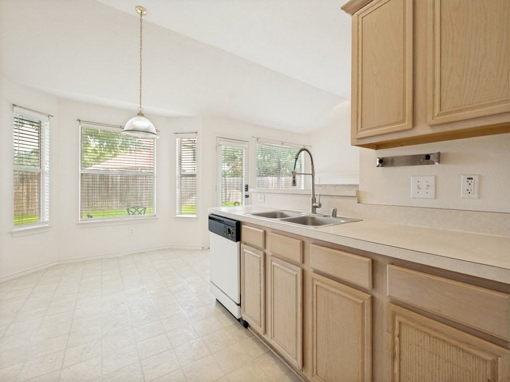 4528 Saint Francis Ave - Photo 4 of 12