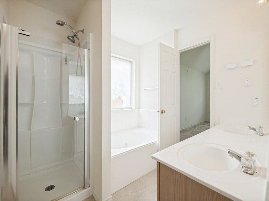 4528 Saint Francis Ave - Photo 7 of 12