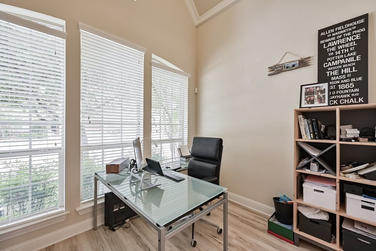8321 Inverness - Photo 7 of 39