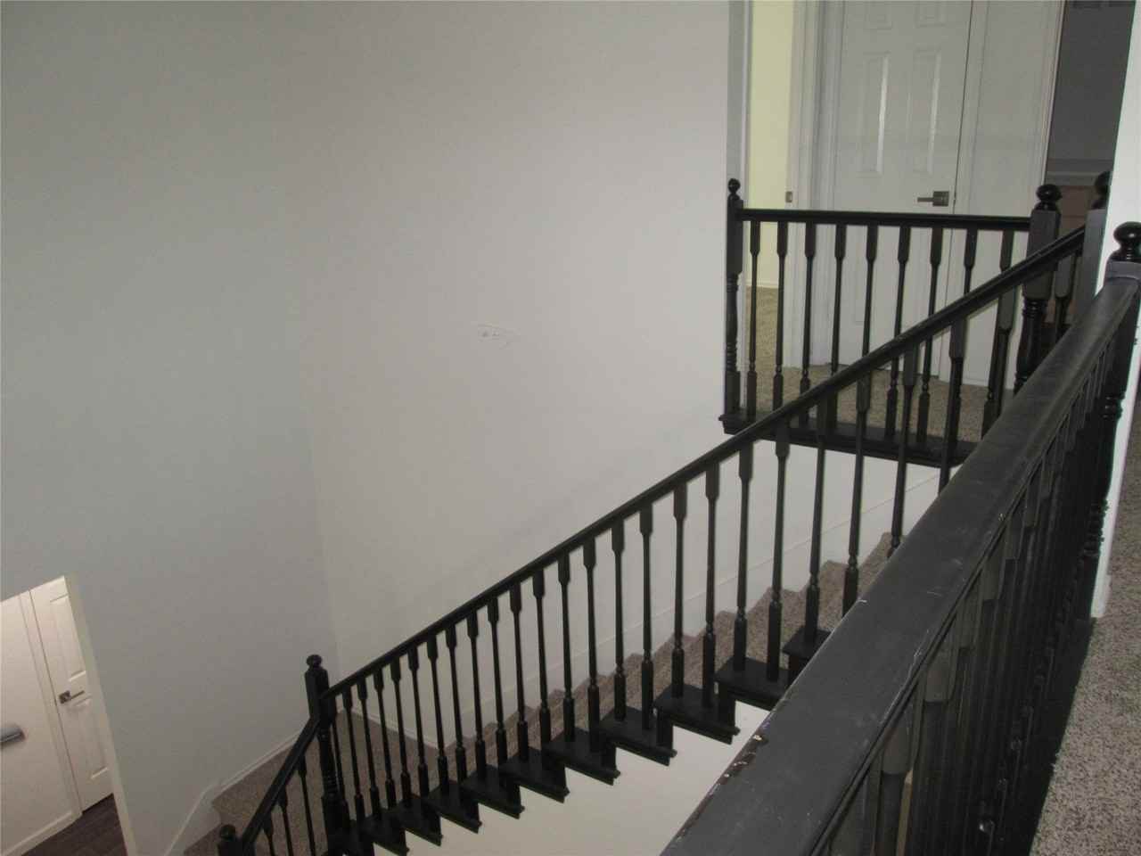 1305 Berkeley Ct - Photo 3 of 35
