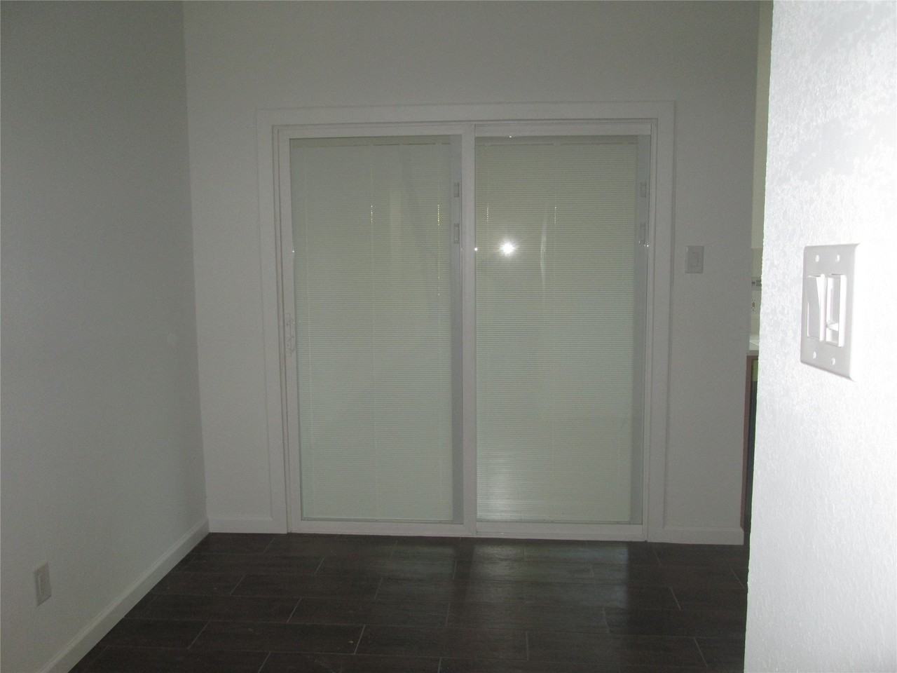 1305 Berkeley Ct - Photo 7 of 35