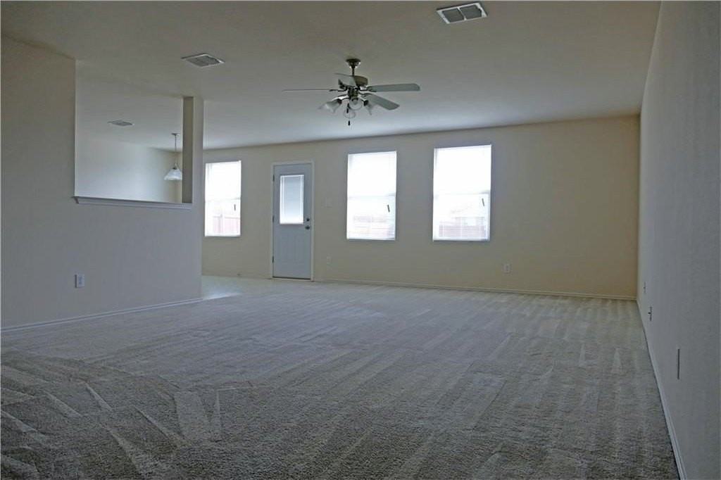 2814 Lake Vista Dr - Photo 2 of 13
