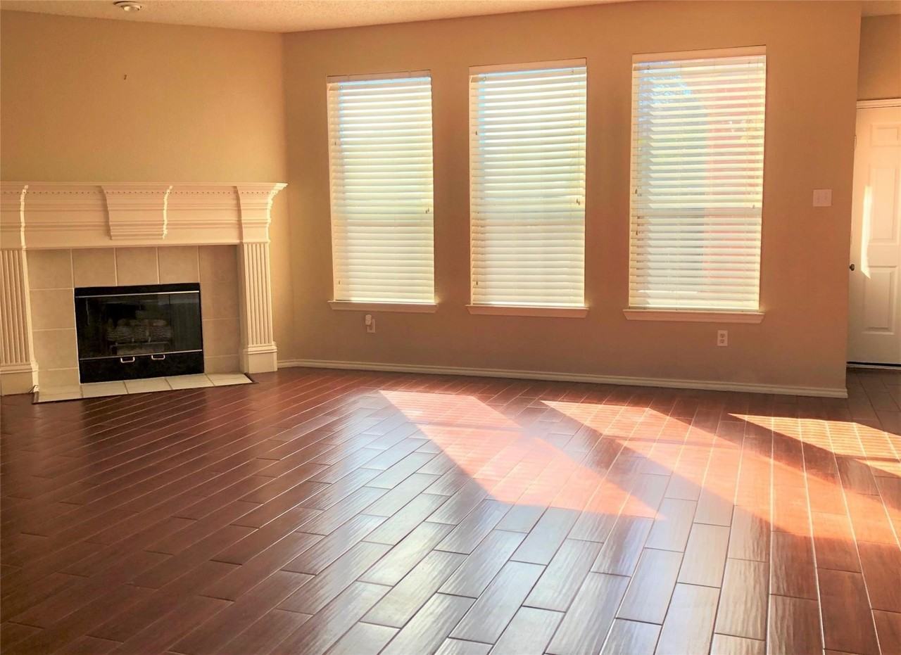 3544 Brewster Dr - Photo 5 of 20