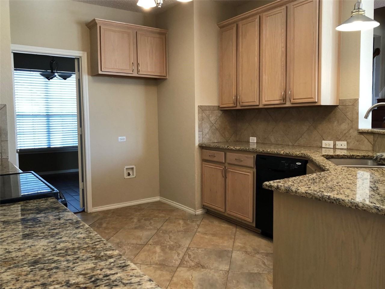 3544 Brewster Dr - Photo 7 of 20