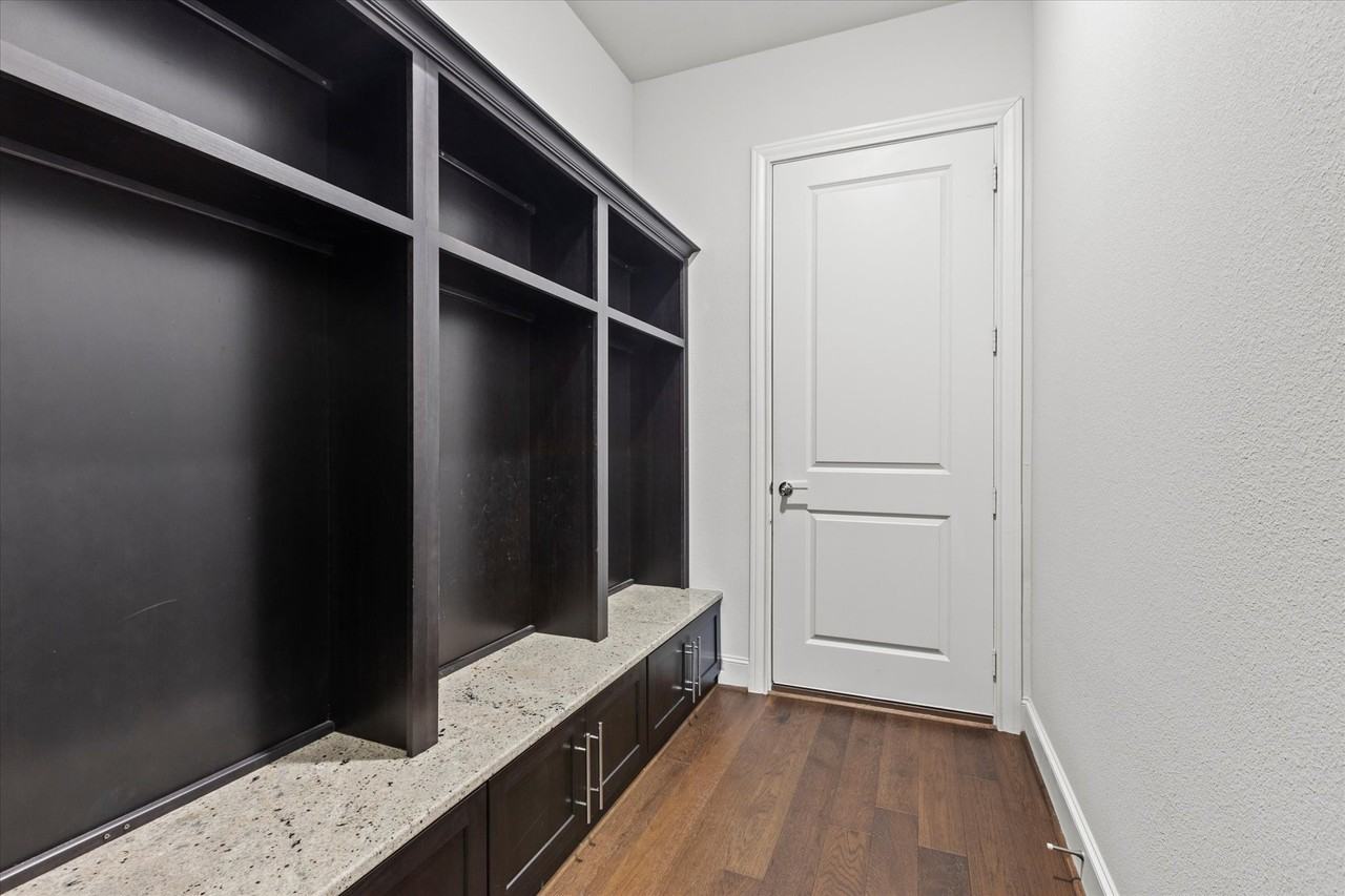 711 Will Rice Ave - Photo 6 of 40