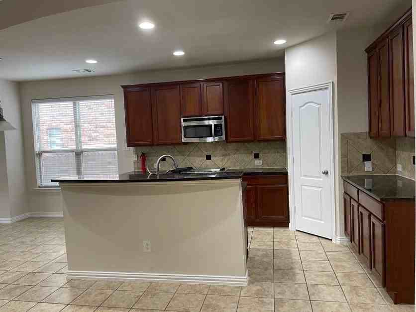 9845 Mcfarring Dr - Photo 3 of 28