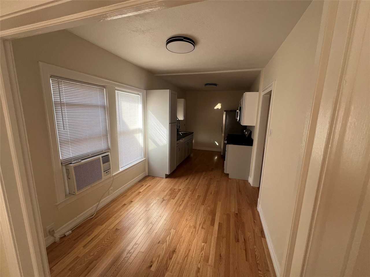 5117 Mission Ave - Photo 5 of 16