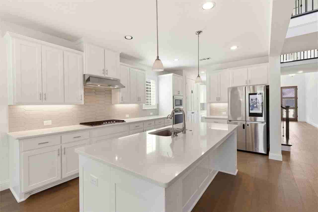 4261 Sandhills Ln - Photo 6 of 26