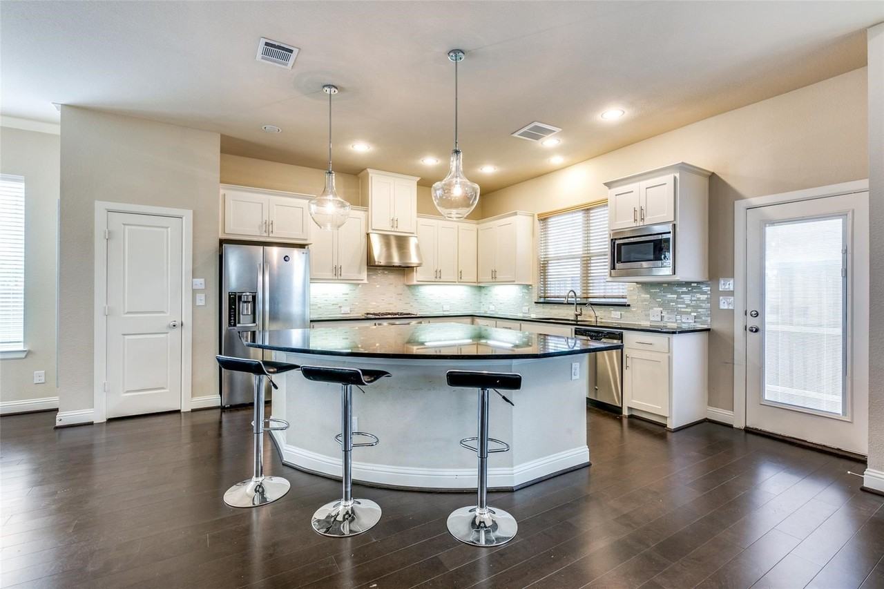 1132 Piedmont Ln - Photo 6 of 25