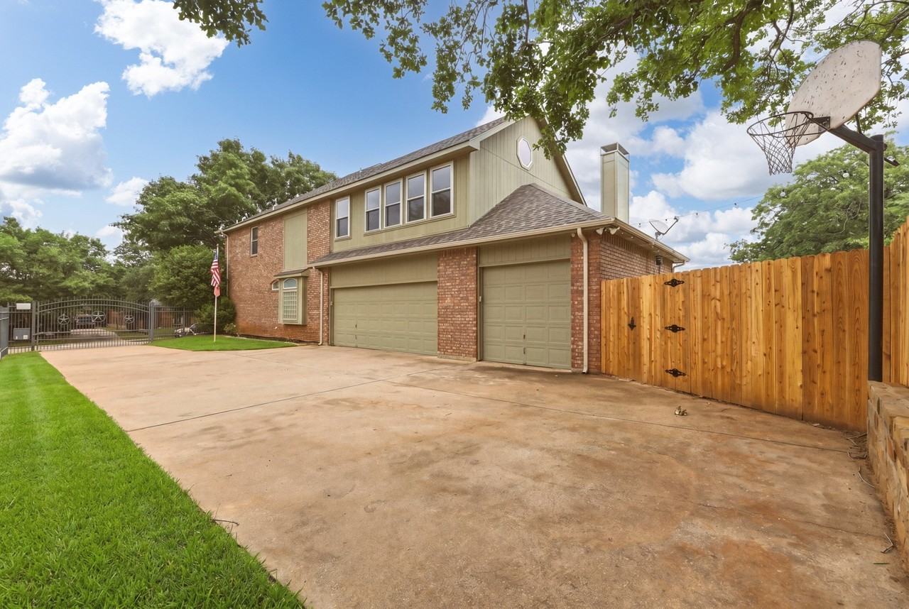 7612 Oak Knoll Dr - Photo 4 of 39