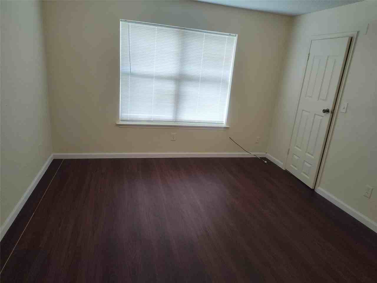 2039 W Walnut St #C - Photo 2 of 19