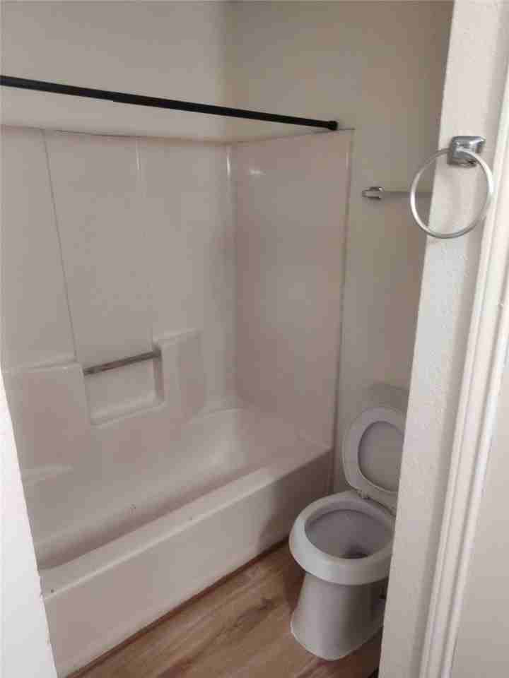 2039 W Walnut St #C - Photo 3 of 19