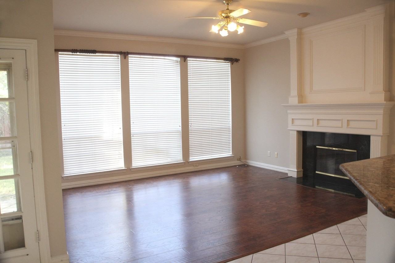 8605 Berwick Dr - Photo 2 of 15
