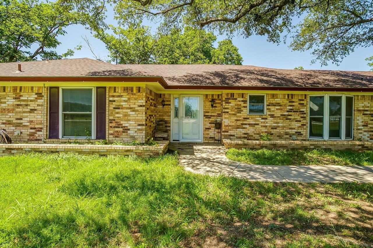1804 Impala Dr - Photo 3 of 39