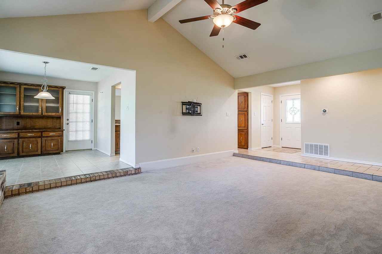 1804 Impala Dr - Photo 7 of 39
