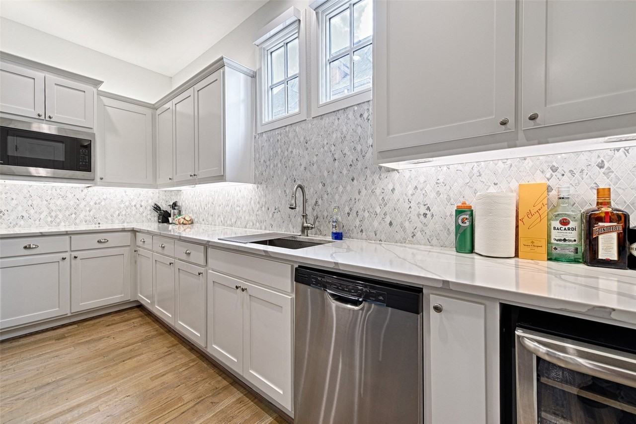 5089 Gaston Ave #1002 - Photo 5 of 22