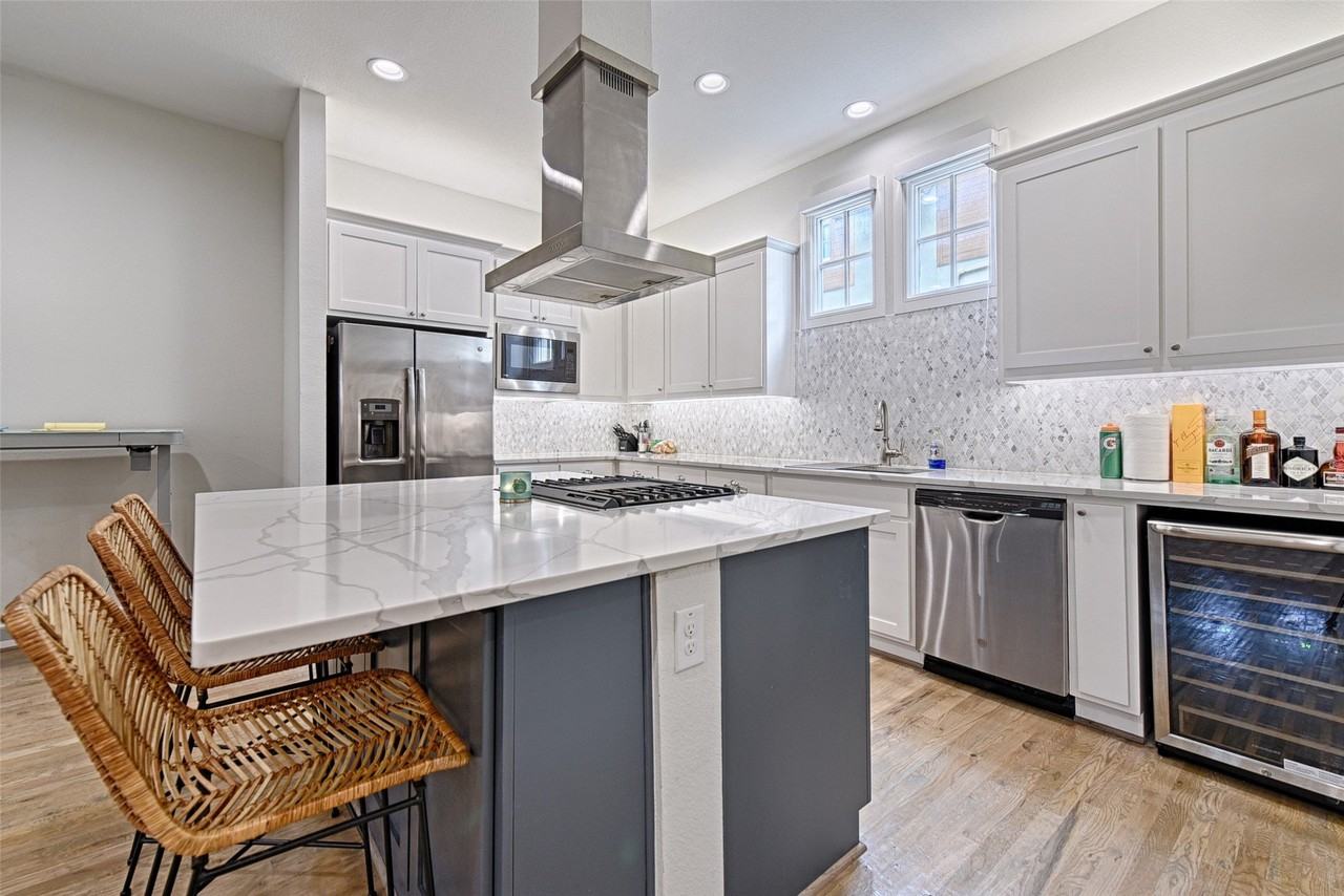 5089 Gaston Ave #1002 - Photo 6 of 22