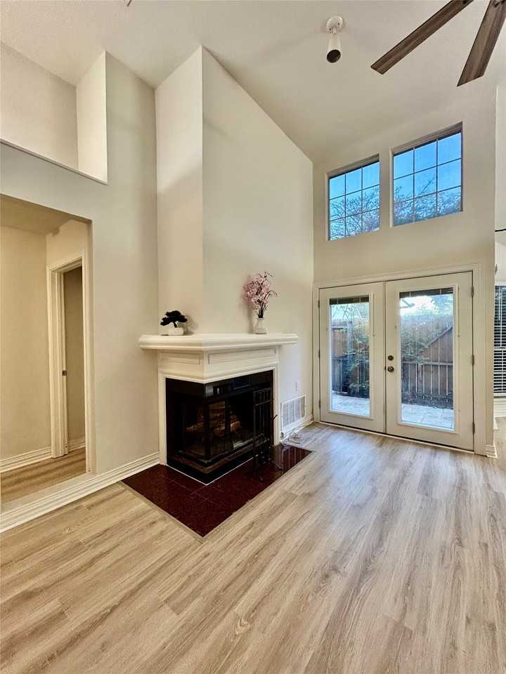 3115 Royal Gable Dr - Photo 4 of 32