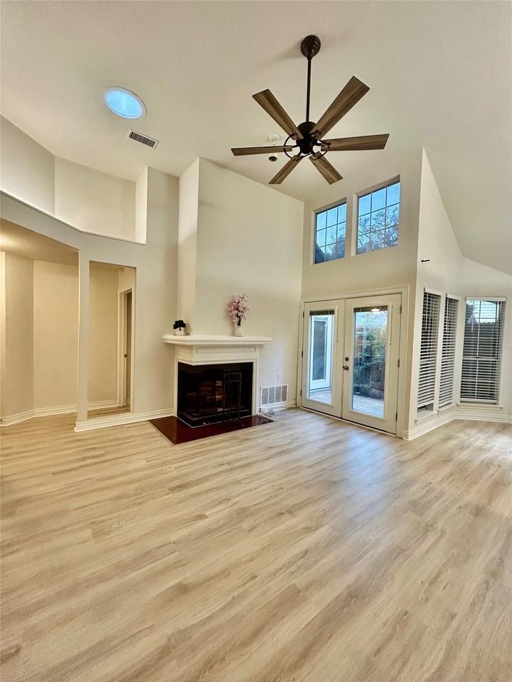 3115 Royal Gable Dr - Photo 6 of 32