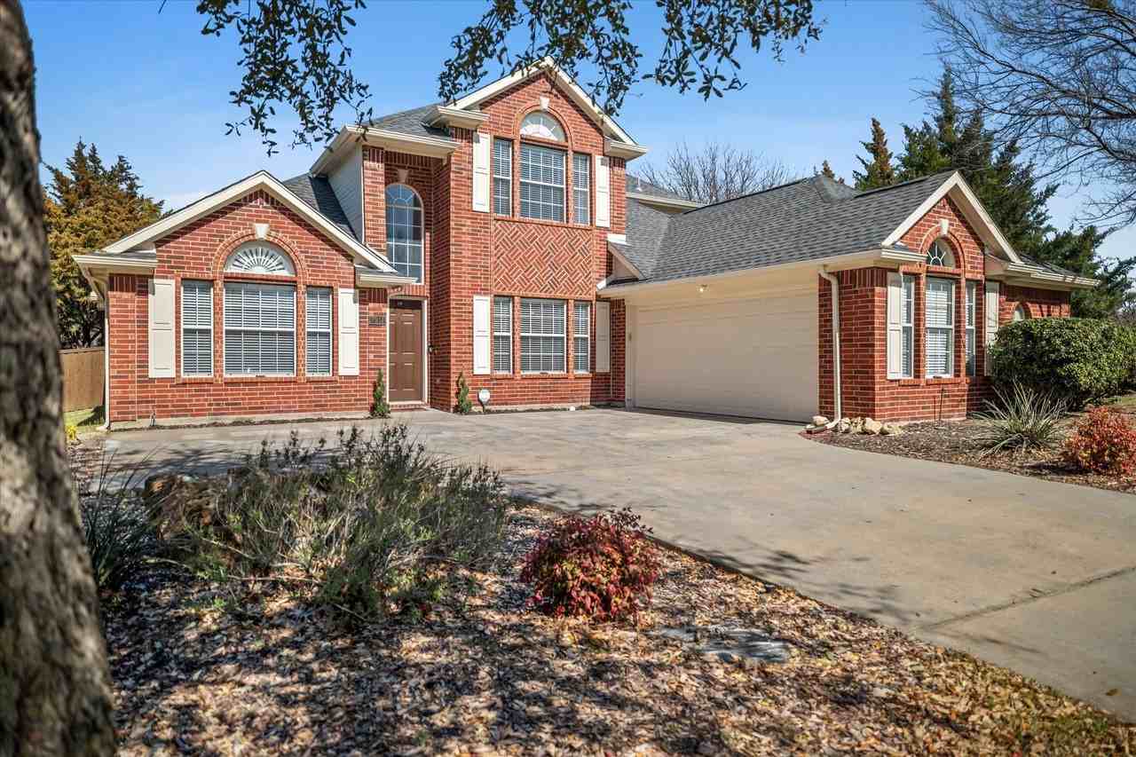 7914 Kristina Dr - Photo 2 of 32
