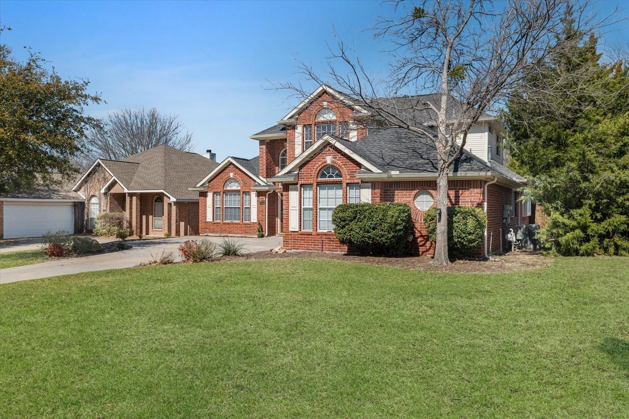 7914 Kristina Dr - Photo 3 of 32