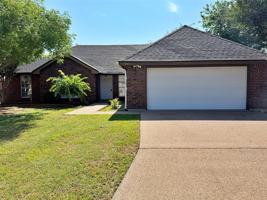 featured image of 949 Reeves St