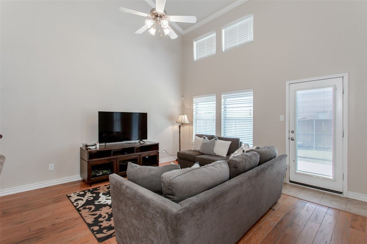 1173 Landon Ln - Photo 3 of 29