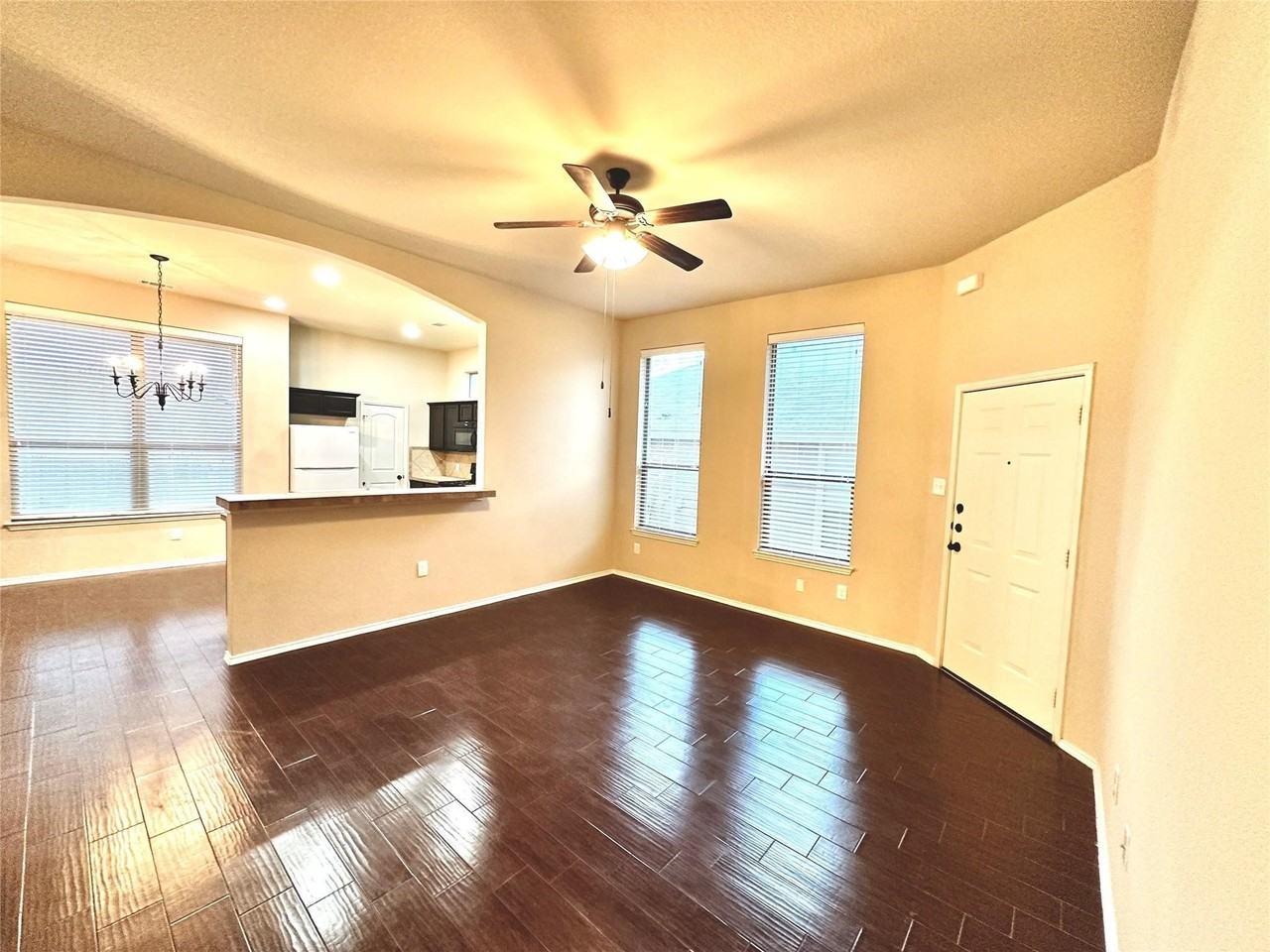 387 Orbit Dr - Photo 4 of 5