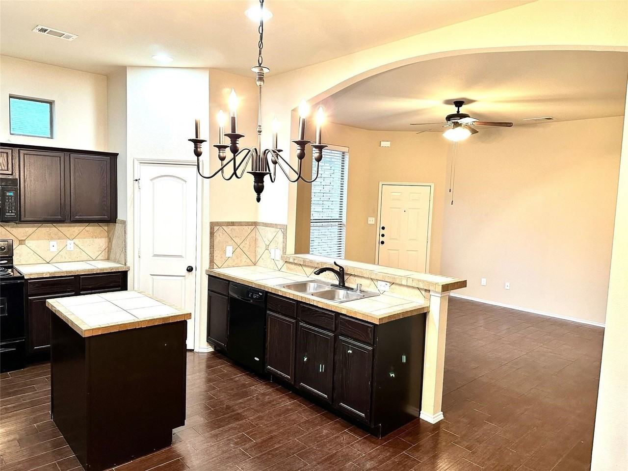 387 Orbit Dr - Photo 5 of 5