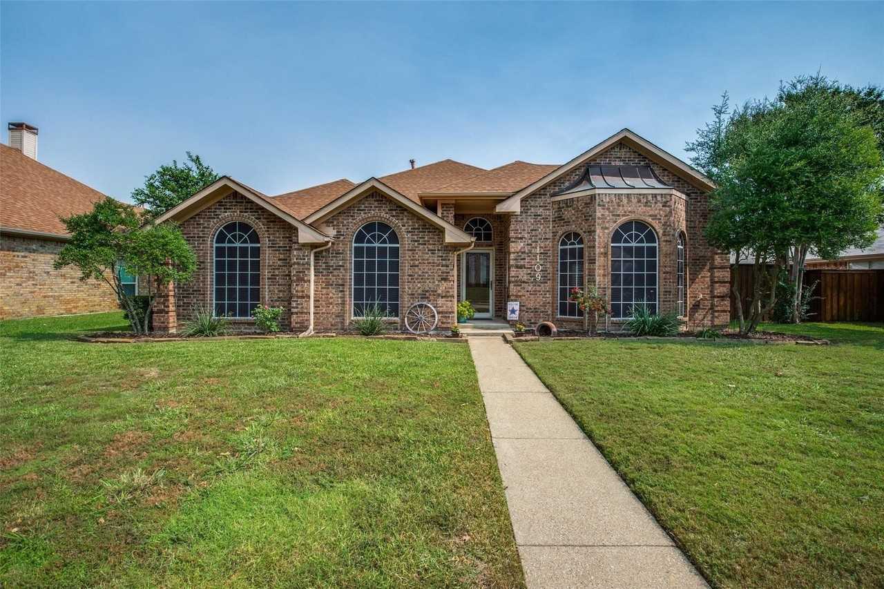 1109 Ashby Dr - Photo 2 of 25