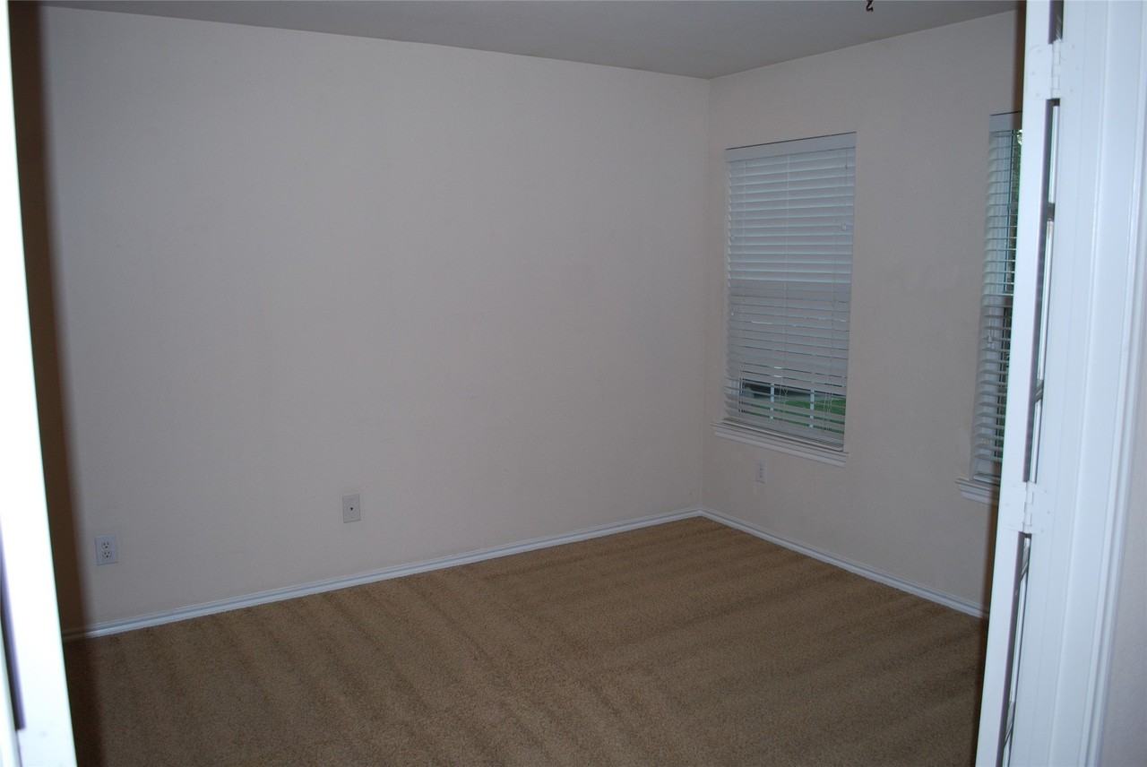 4713 Fox Sedge Ln - Photo 3 of 26