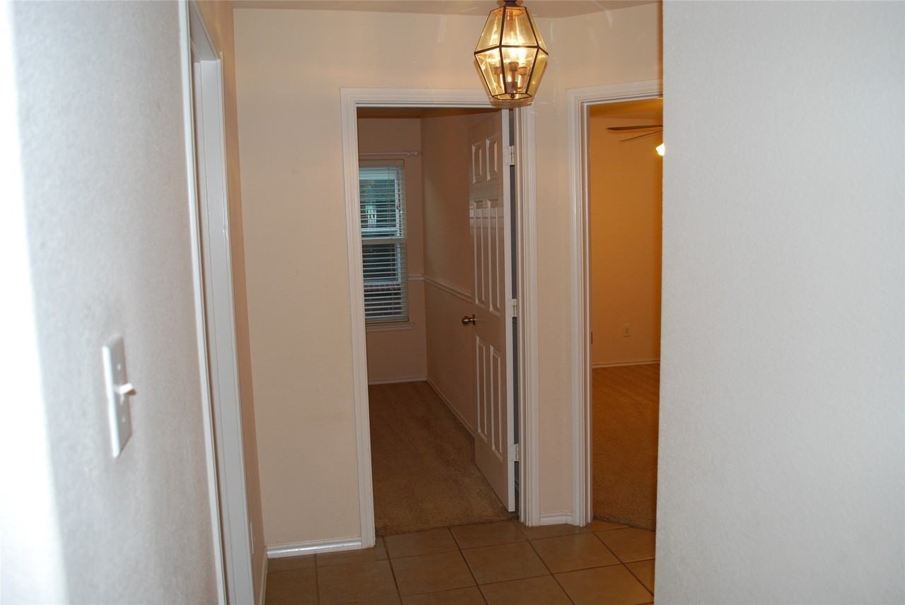4713 Fox Sedge Ln - Photo 5 of 26
