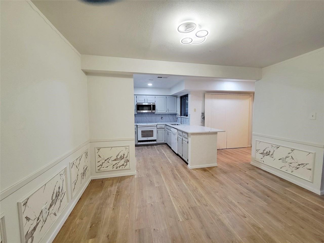 205 Mccarley Pl - Photo 5 of 28
