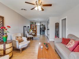 featured image of 801 Pecan St